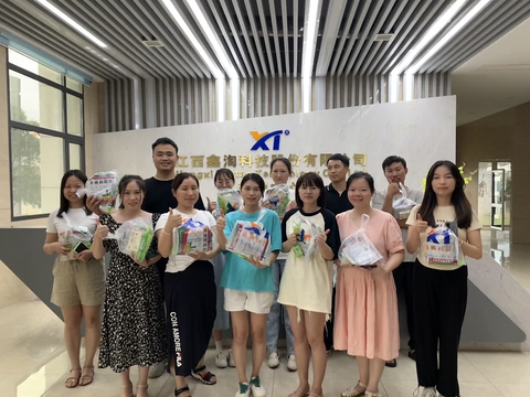 Xintao Shows Employee Care丨Distribution of Summer Heatstroke Prevention Products